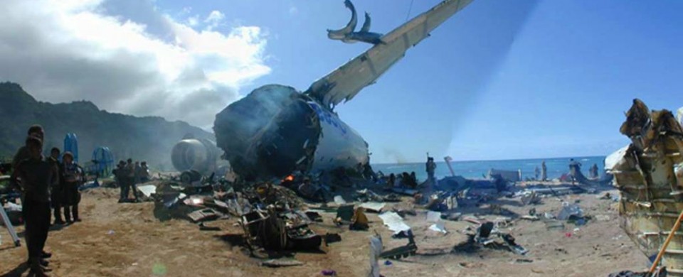 lost-oceanic-airlines-avion-crash-plage